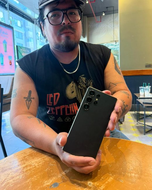 Cliente feliz de iPhone Elite